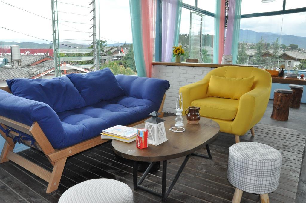 Lijiang Flower Theme Hostel Exterior photo